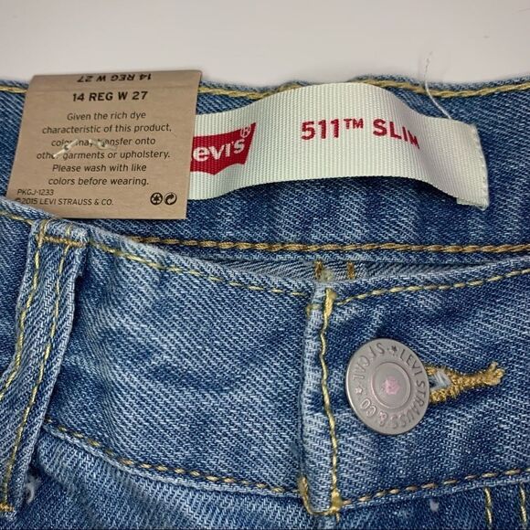 Levi's Boys' Unbasic 511 Slim Fit Jean Shorts in Moon Walker Wash - Picture 7 of 8